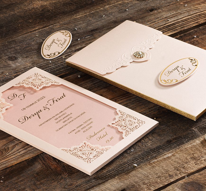 Faire part mariage rose nacré en dentelle