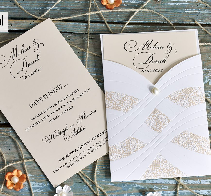 Faire part sobre et simple beige avec perle