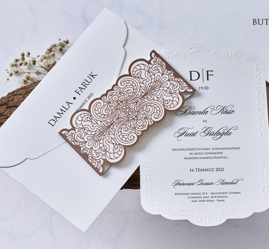 Faire part marron ciselé avec enveloppe