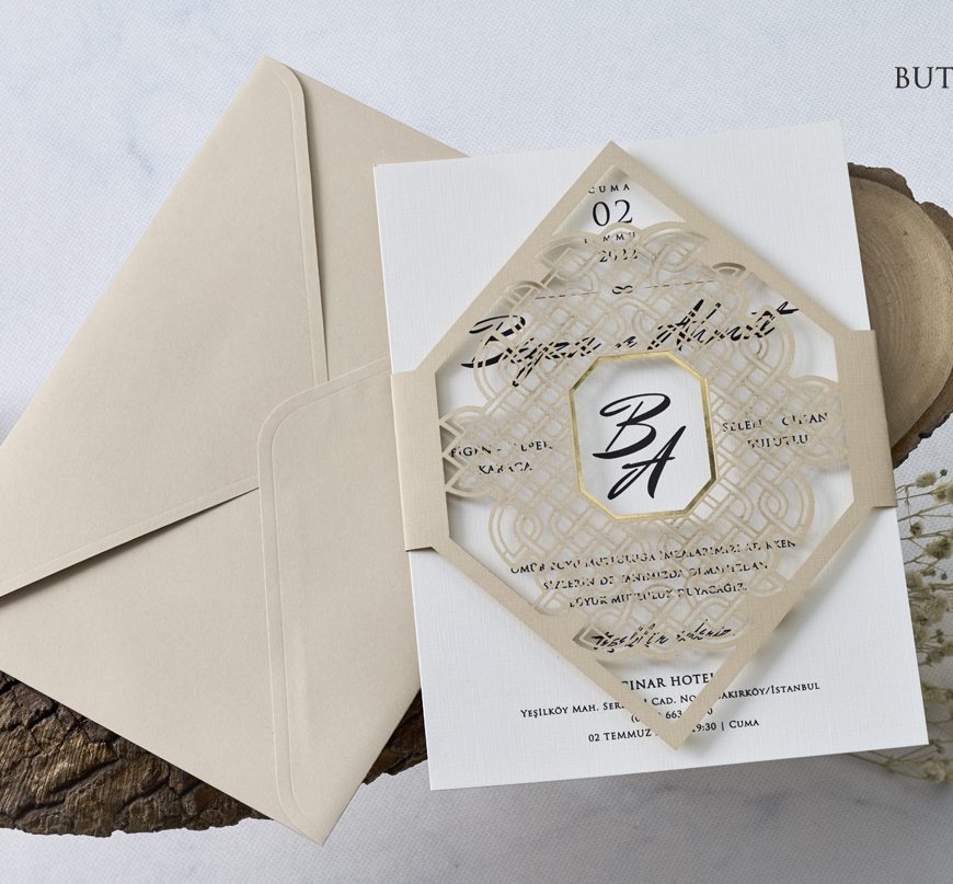 Faire part ciselé beige avec enveloppe