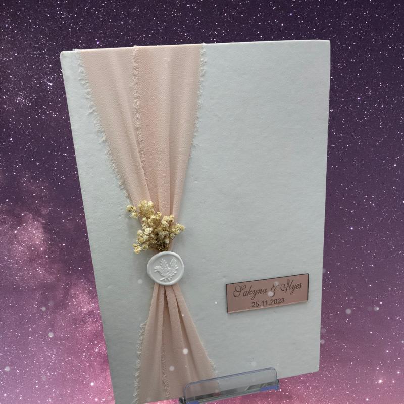 Livre d’or personnalisé décorée ruban raffinée fleur séchée